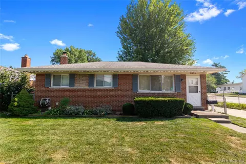 31265 Balmoral St, Garden City, MI 48135