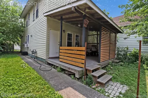 2644 Pulaski St, Hamtramck, MI 48212
