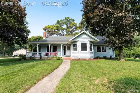 1669 Ridge Rd, Superior, MI 48198
