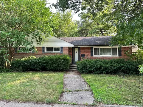 4656 Toepfer Rd, Warren, MI 48091