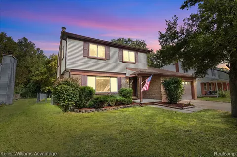 5671 Caren Dr, Ypsilanti, MI 48197