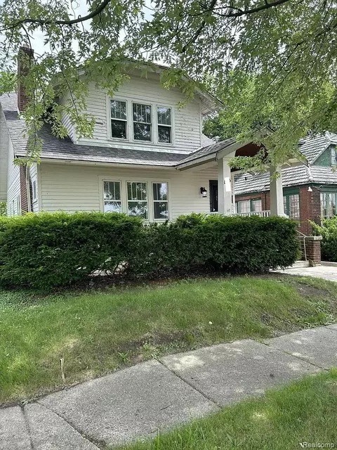 1605 Kearsley Park Blvd, Flint, MI 48506