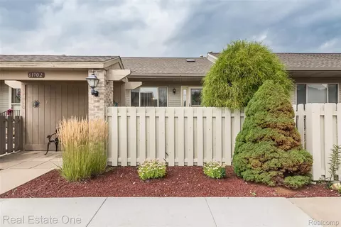 61702 Williamsburg #2, South Lyon, MI 48178