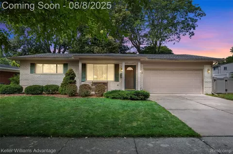 15737 Golfview St, Livonia, MI 48154