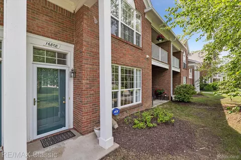 16808 Dover Dr, Northville, MI 48168