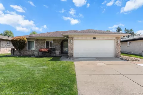 39346 Pinebrook Dr, Sterling Heights, MI 48310