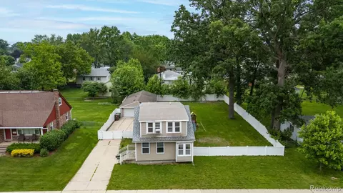 28626 Bock St, Garden City, MI 48135