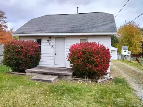 595 S River Rd, Thomas, MI 48609