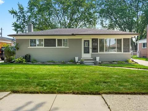27622 Marilyn Dr, Warren, MI 48093