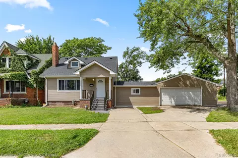 9231 Sorrento St, Detroit, MI 48228