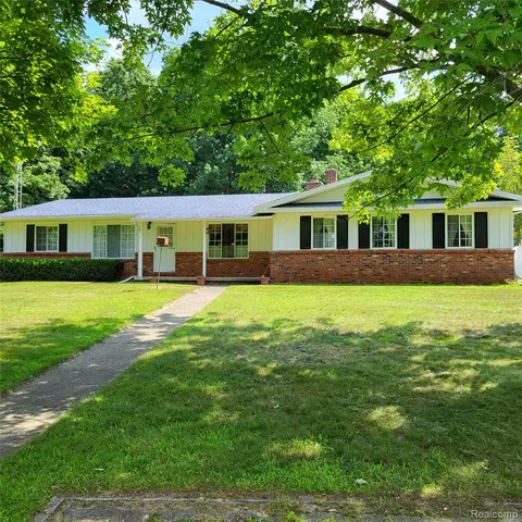 5060 Pinecone Dr, Elba, MI 48446
