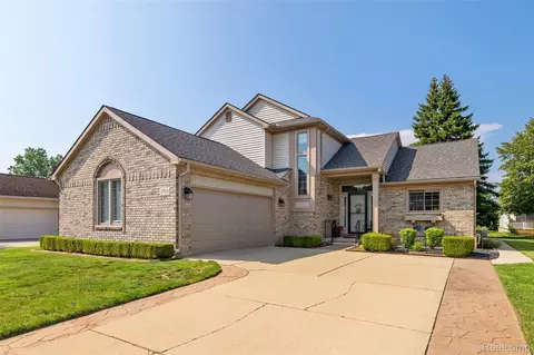 17723 Redwood Dr, Macomb, MI 48042