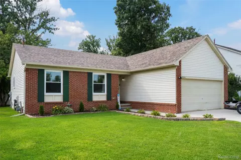 48441 Shady Glen Ct, New Baltimore, MI 48051