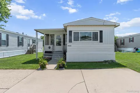 29634 Carousel St, Novi, MI 48377