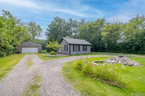5059 W Coldwater Rd, Mount Morris, MI 48504