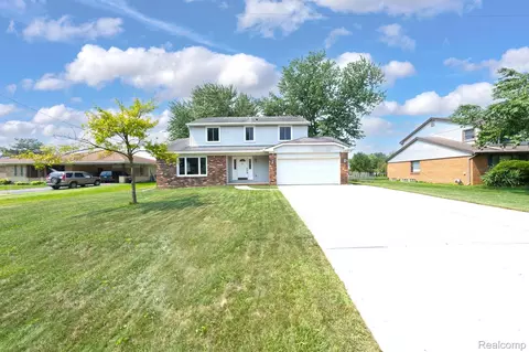 3669 Fernleigh Dr, Troy, MI 48083