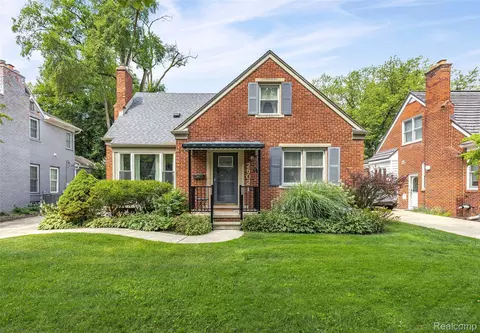 26021 Berkley Ave, Huntington Woods, MI 48070