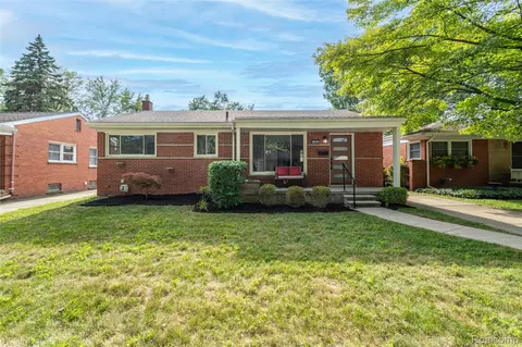 24021 Geneva St, Oak Park, MI 48237
