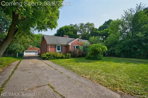 1941 Miller Rd, Flint, MI 48503