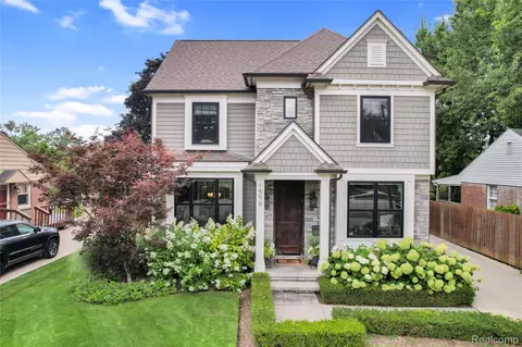 1598 Pierce St, Birmingham, MI 48009