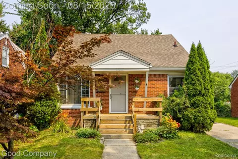 14020 Hart St, Oak Park, MI 48237