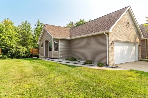 9285 Monica Dr, Davison, MI 48423
