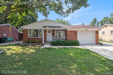41047 Greenbrook Ln, Plymouth, MI 48170