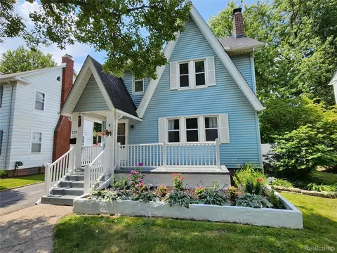 125 Gratiot Court Ct, Saginaw, MI 48602