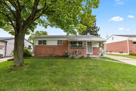 7570 Pardee Rd, Taylor, MI 48180