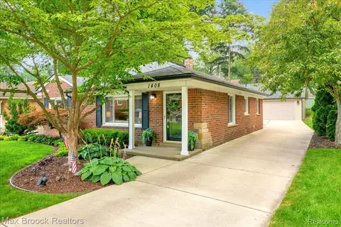 1408 Avondale St, Sylvan Lake, MI 48320