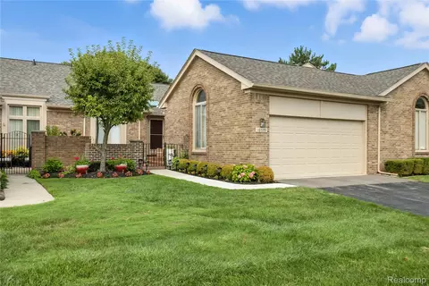 16579 Sarjay Dr, Clinton Township, MI 48038