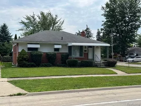 18240 Stephens Dr, Eastpointe, MI 48021