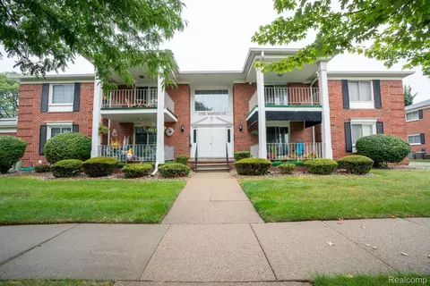 1750 Monticello St #6, Trenton, MI 48183