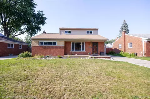29042 Grandon St, Livonia, MI 48150