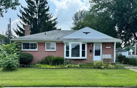 32211 Avondale St, Westland, MI 48186