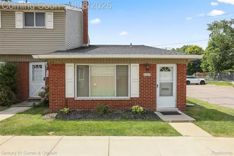 8269 Bristol St, Westland, MI 48185