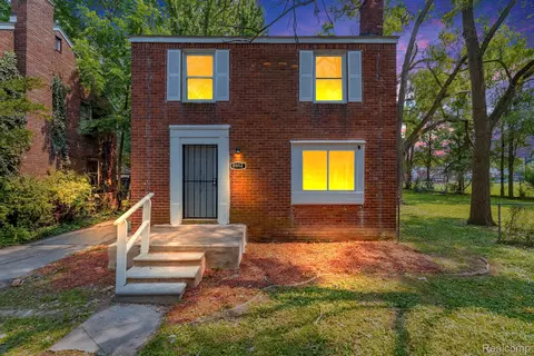 11912 Lakepointe St, Detroit, MI 48224