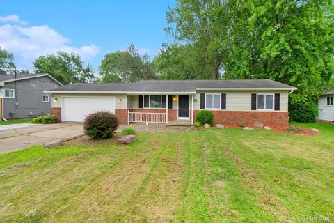 2055 Gerard St, Flint, MI 48507