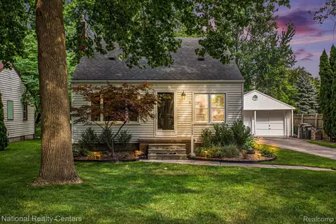 3085 Saint Clair Drive Dr, Rochester Hills, MI 48309