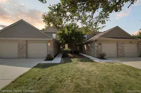 3880 Hunters Way Ct, Canton, MI 48188