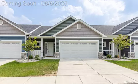 105 Crescent Ave #3, Linden, MI 48451