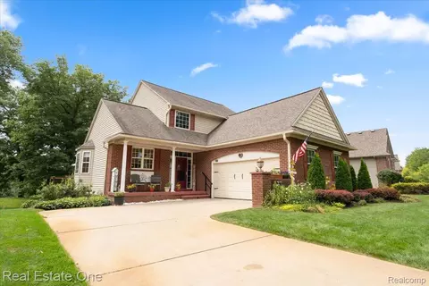 9952 Tioga Trl, Pinckney, MI 48169