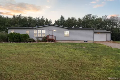 16424 N Rollin Hwy, Addison, MI 49220