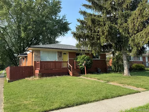28319 Maplewood St, Garden City, MI 48135
