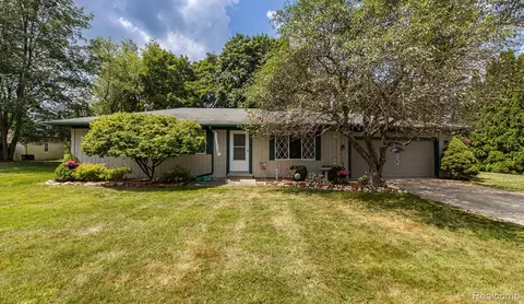 3311 Thomas Rd, Oxford, MI 48371