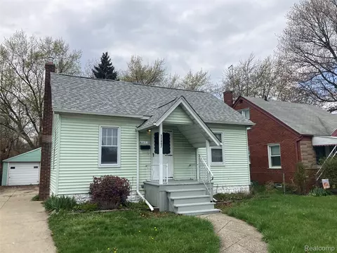 22807 Melrose Ave, Eastpointe, MI 48021