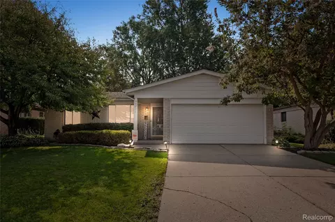 44211 Brandywyne Rd, Canton, MI 48187