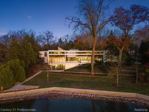 5904 Wing Lake Rd, Bloomfield Hills, MI 48301