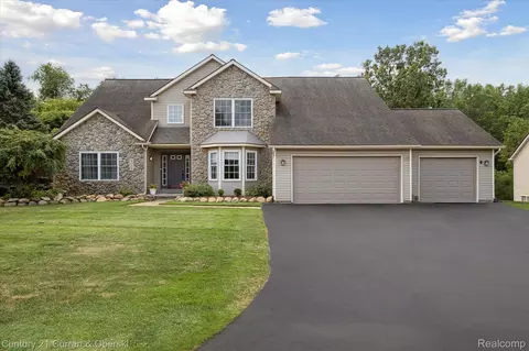 4025 Forest Edge Dr, Commerce, MI 48382