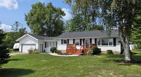 6123 N Seymour Rd, Flushing, MI 48433